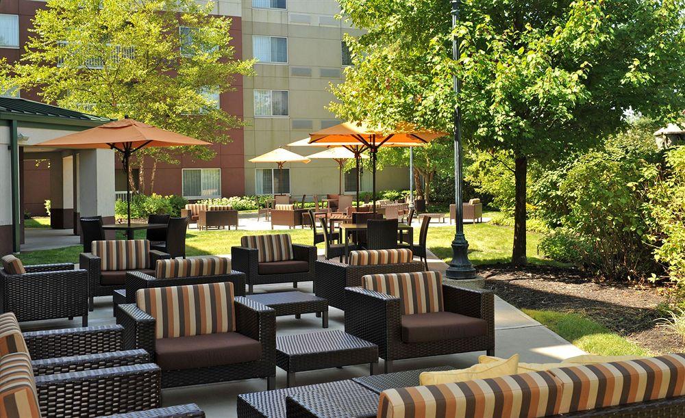 Hotel Courtyard Edison Woodbridge Esterno foto