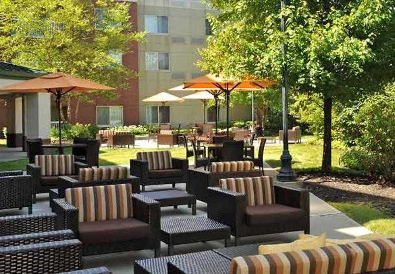 Hotel Courtyard Edison Woodbridge Esterno foto