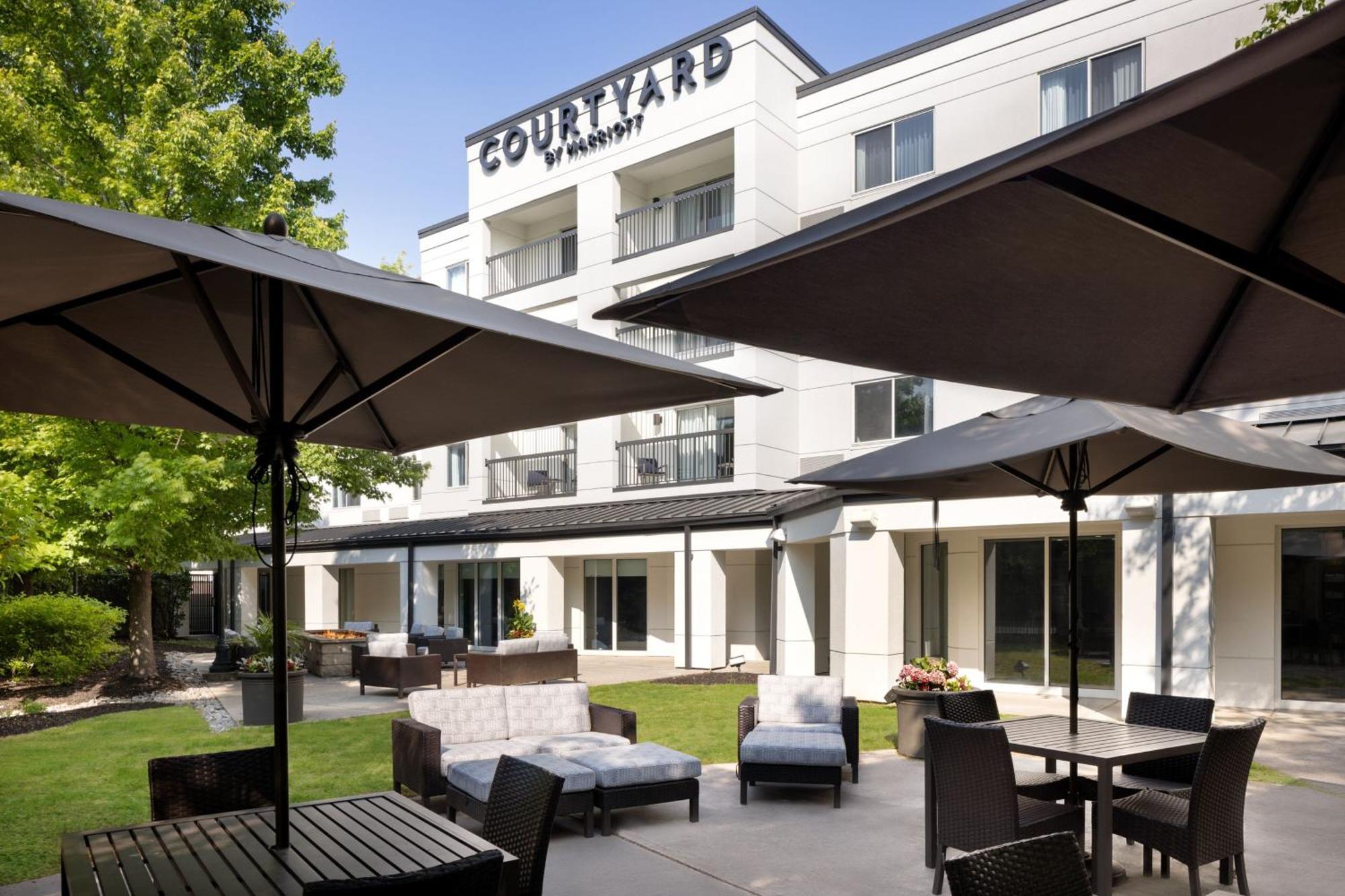 Hotel Courtyard Edison Woodbridge Esterno foto