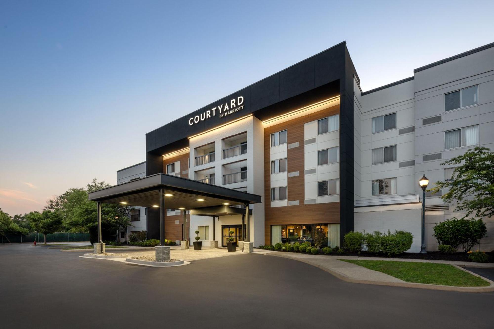Hotel Courtyard Edison Woodbridge Esterno foto