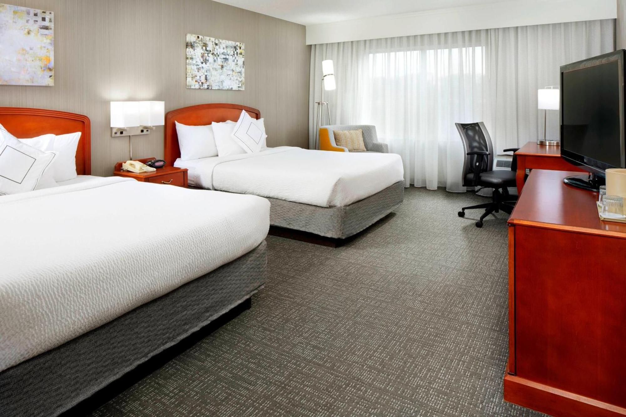 Hotel Courtyard Edison Woodbridge Esterno foto