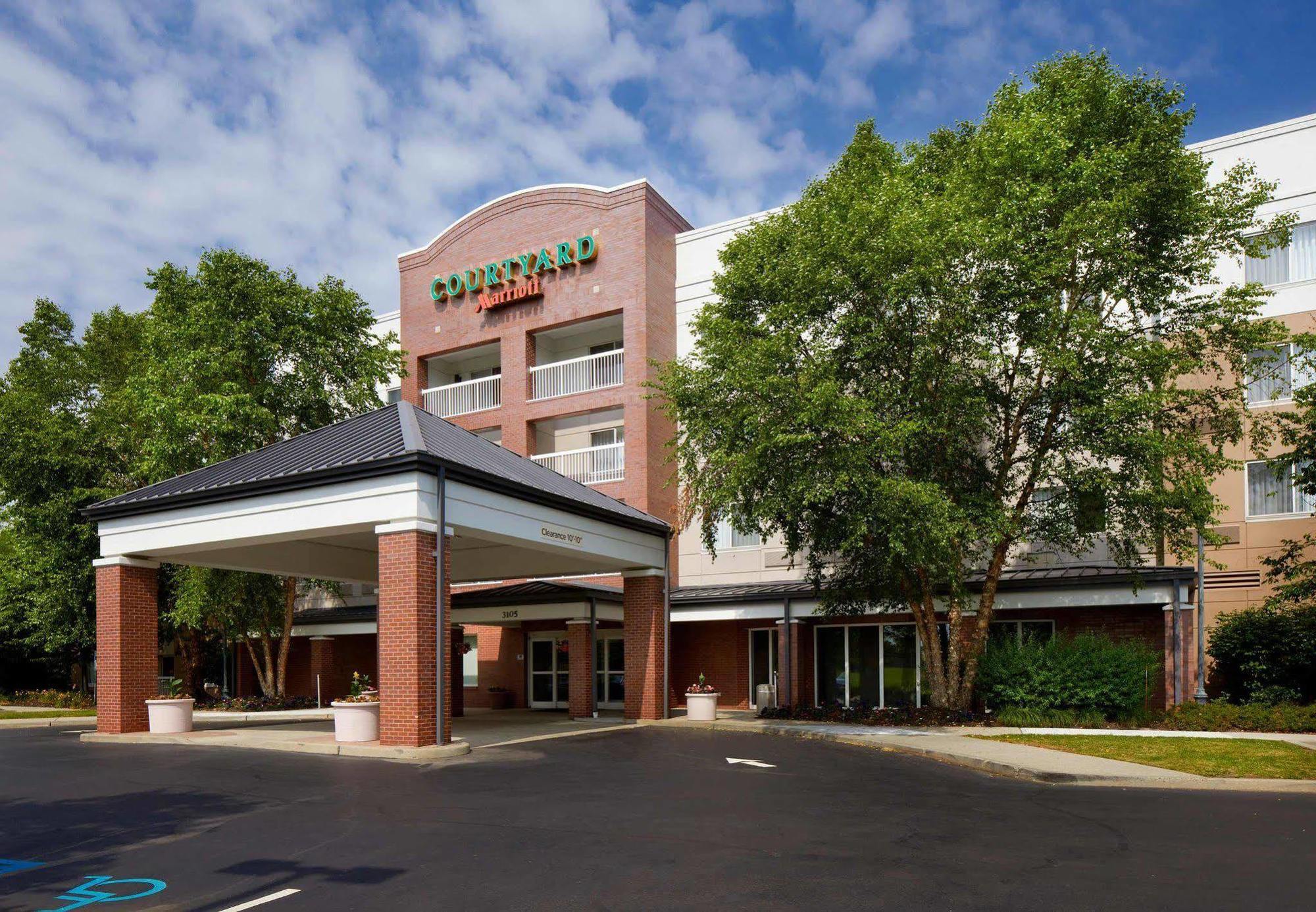 Hotel Courtyard Edison Woodbridge Esterno foto